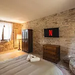 Amazhome - Le 12 Querce Castel di Mezzo