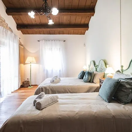 Amazhome - Le 12 Querce Villa